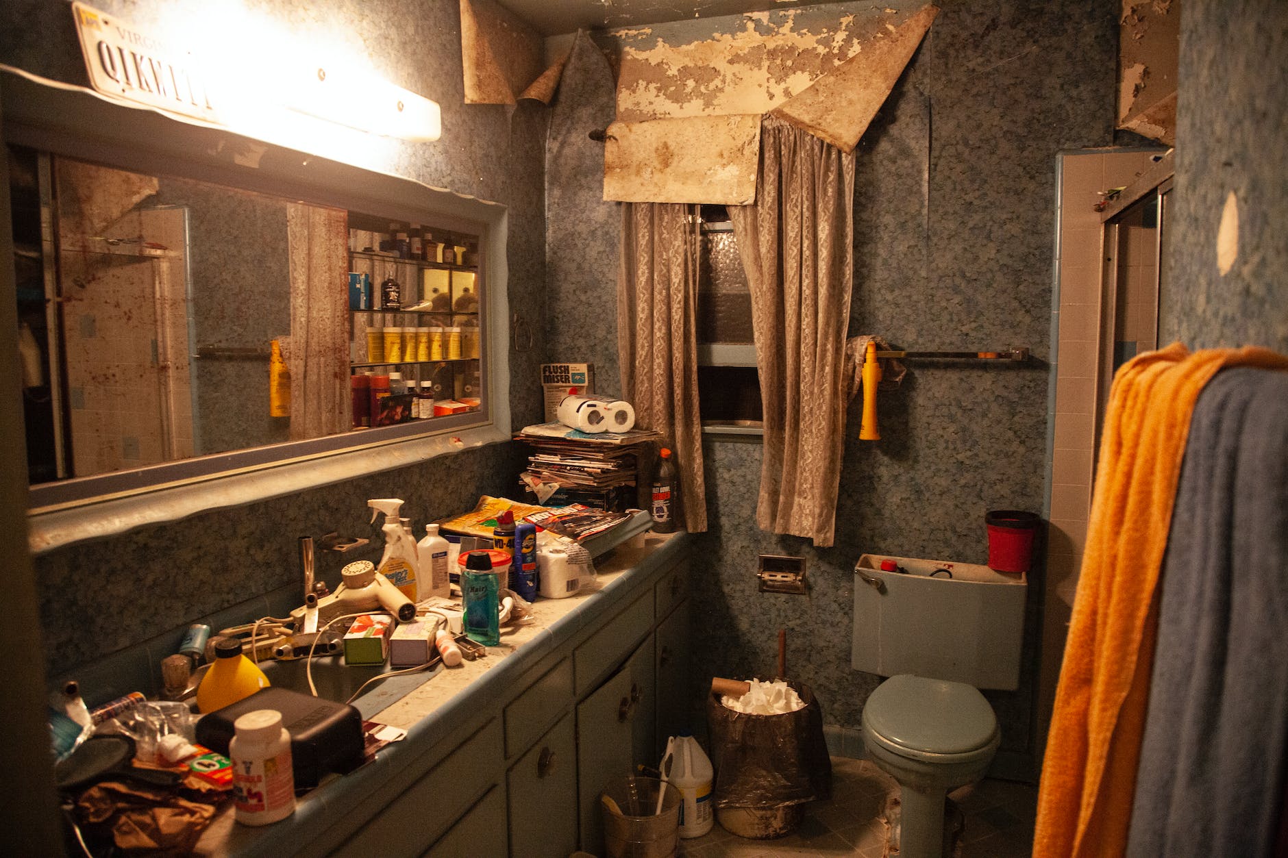messy bathroom